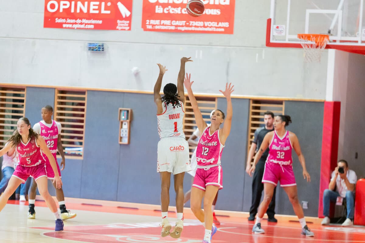 Ashunae Durant (La Tronche Meylan) against Laëtitia Guapo (Toulouse M.B.), La Boulangère Wonderligue, October 7, 2026