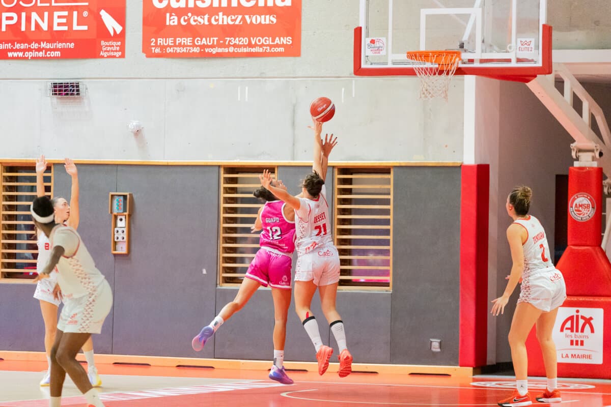 Nathalie Desset (La Tronche Meylan) against Laëtitia Guapo (Toulouse M.B.), La Boulangère Wonderligue, October 7, 2026
