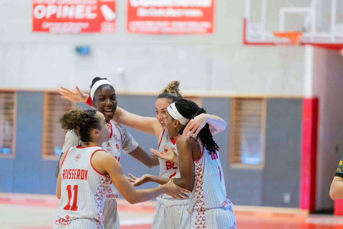 Ashunae Durant, Elena Zemoura and Merveille Lokoka (La Tronche Meylan) against Toulouse M.B., La Boulangère Wonderligue, October 7, 2026