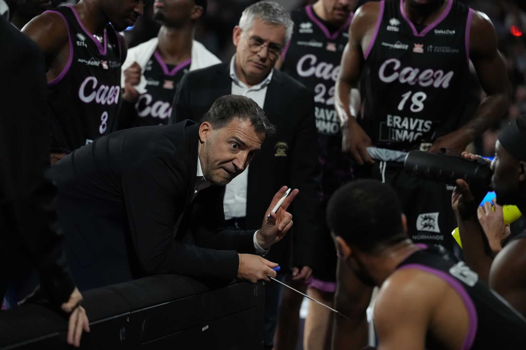 Stéphane Eberlin and Caen under enormous pressure in Poitiers for the last game of the year