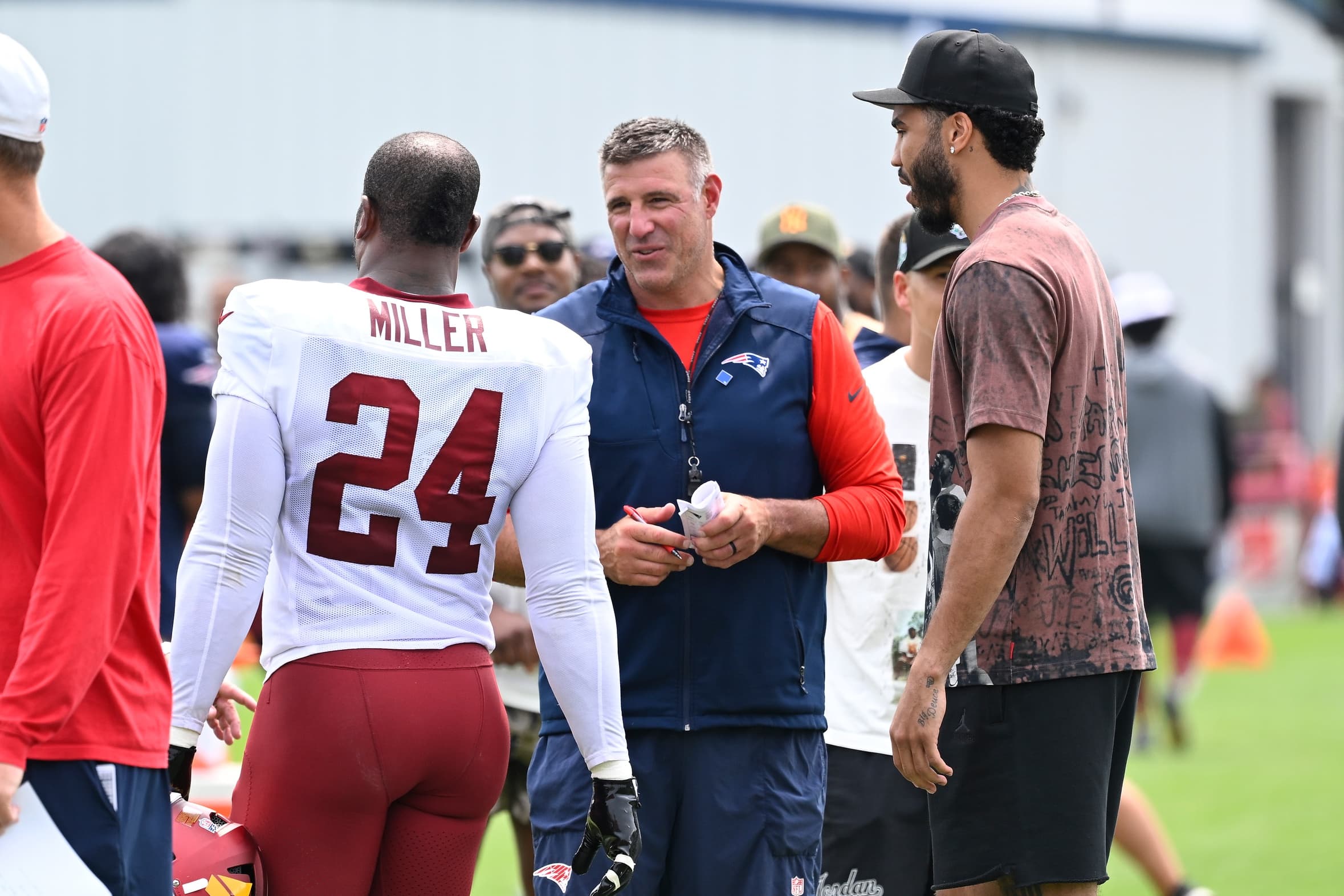 A month and a half after surgery, Tatum walks without boot at Patriots camp: a decisive step towards recovery