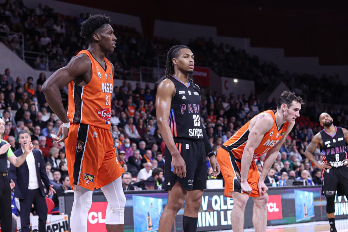 Terry Tarpey III and Valentin Chéry (Le Mans) against Juhann Begarin (Paris Basketball), Betclic ELITE, March 5, 2022