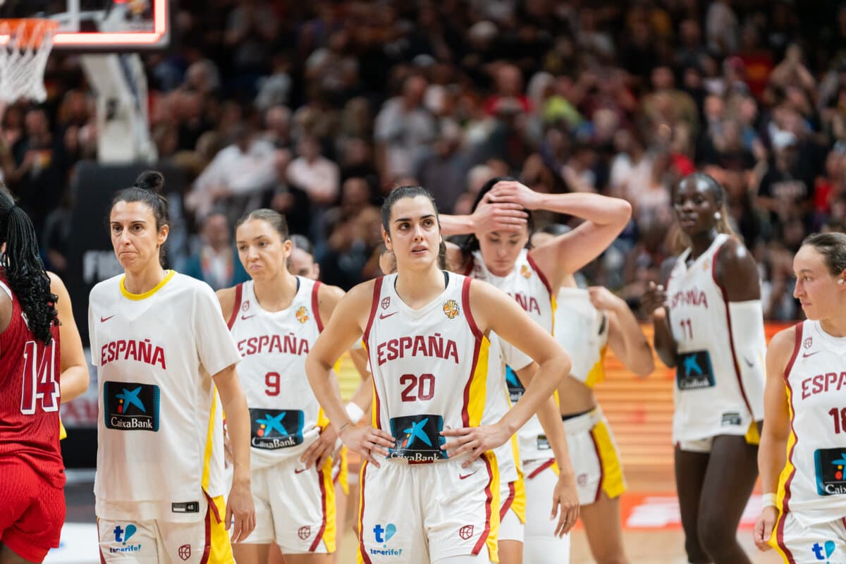 Paula Ginzo, Helena Pueyo and Awa Fam (Spain (F)) against United States (F), Women's World Cup, September 12, 2026