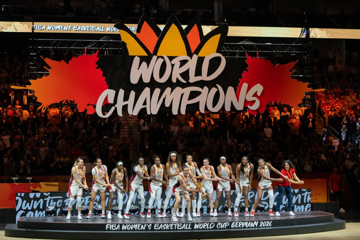 Paige Bueckers, Sonia Citron, Rhyne Howard, Kahleah Copper, Chelsea Gray, Kiki Iriafen, Breanna Stewart, Napheesa Collier, Caitlin Clark, Jackie Young, Aliyah Boston and Angel Reese (United States (W)) against France (W), Women's World Cup, September 13…