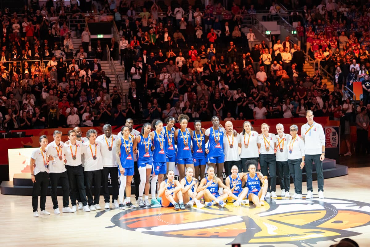 Carla Leite, Valériane Ayayi, Janelle Salaün, Dominique Malonga, Gabby Williams, Marine Johannès, Marième Badiane, Migna Touré, Romane Bernies, Aminata Gueye, Leïla Lacan and Pauline Astier (France (W)) against United States (W), Women's World Cup, September 13…