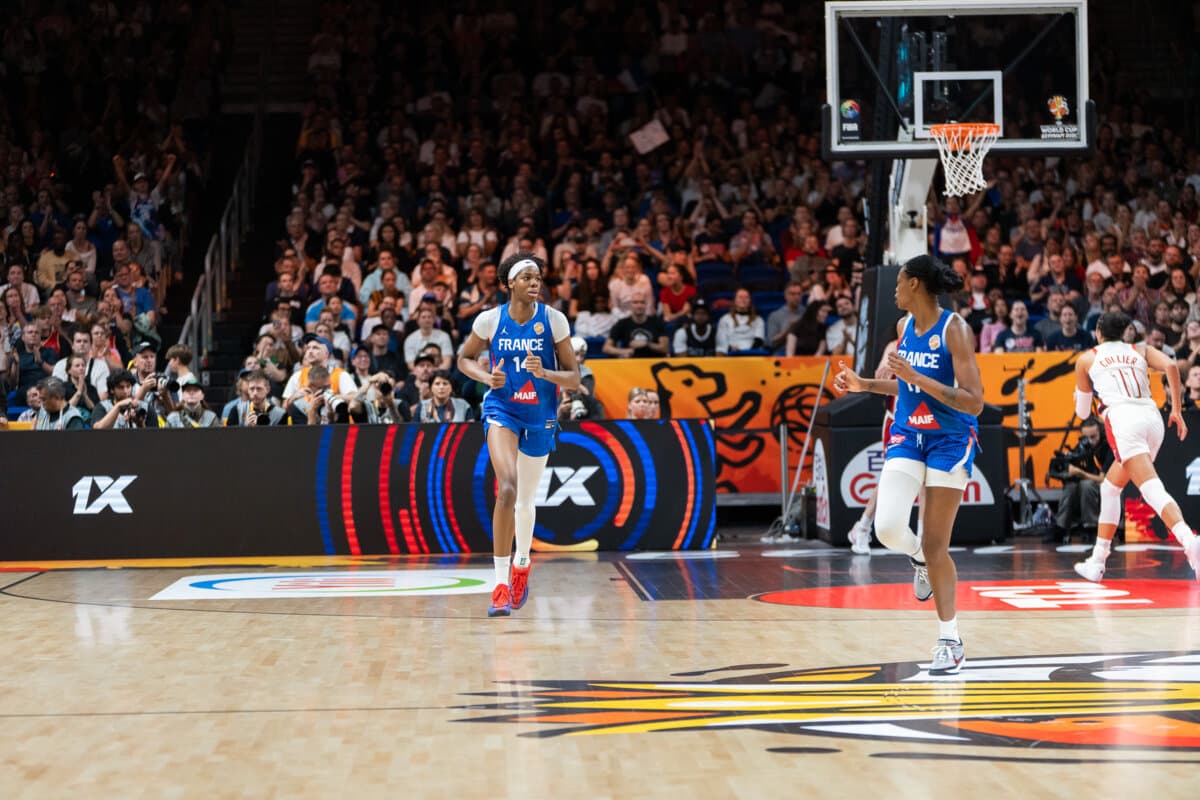 Valériane Ayayi and Dominique Malonga (France (W)) against United States (W), Women's World Cup, September 13, 2026