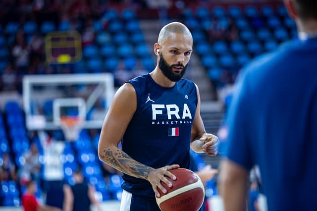 Evan Fournier explains his withdrawal: « My physical and mental health did not allow me to join the national team »