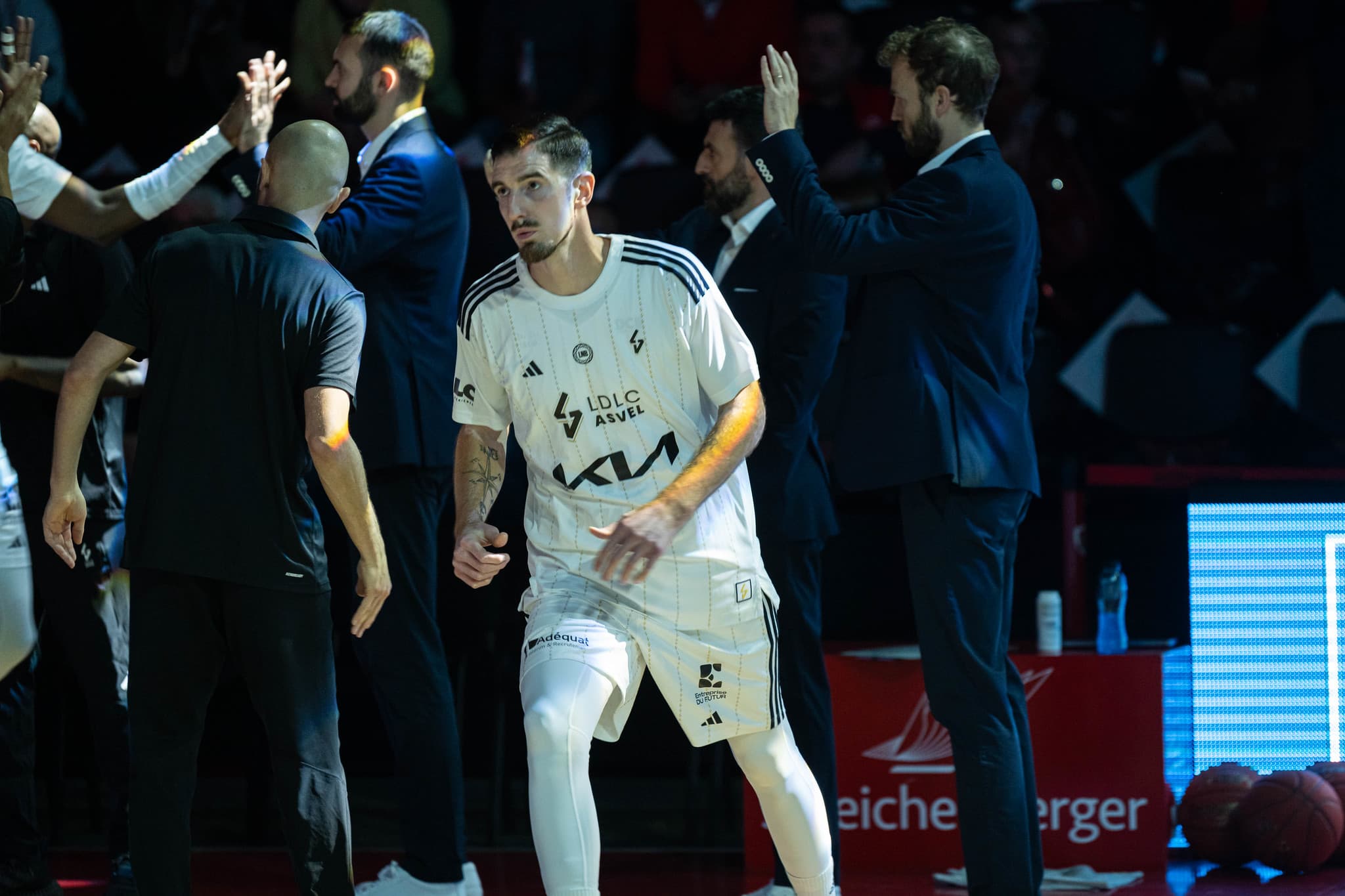 Nando De Colo retiring at the end of the season? He clarifies