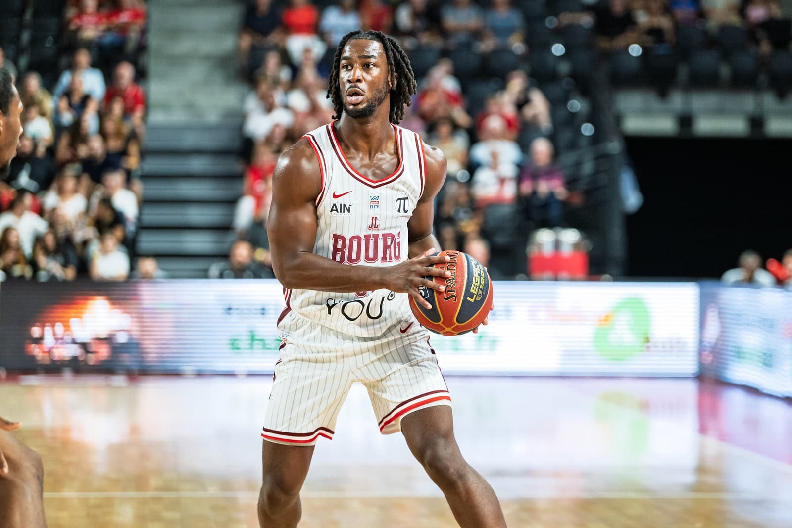 Adam Mokoka shares his ambitions with JL Bourg: « Win at least one title this season »