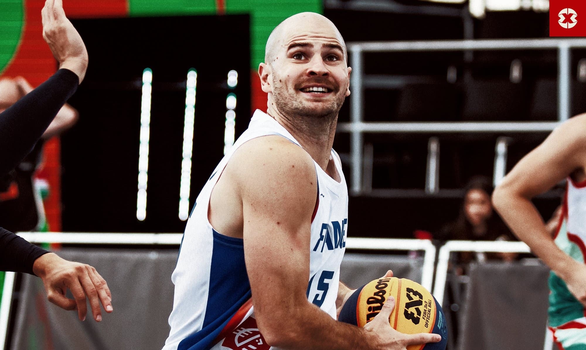 Alex Vialaretâs huge basket allows France to top their group in 3Ă3 European Cup