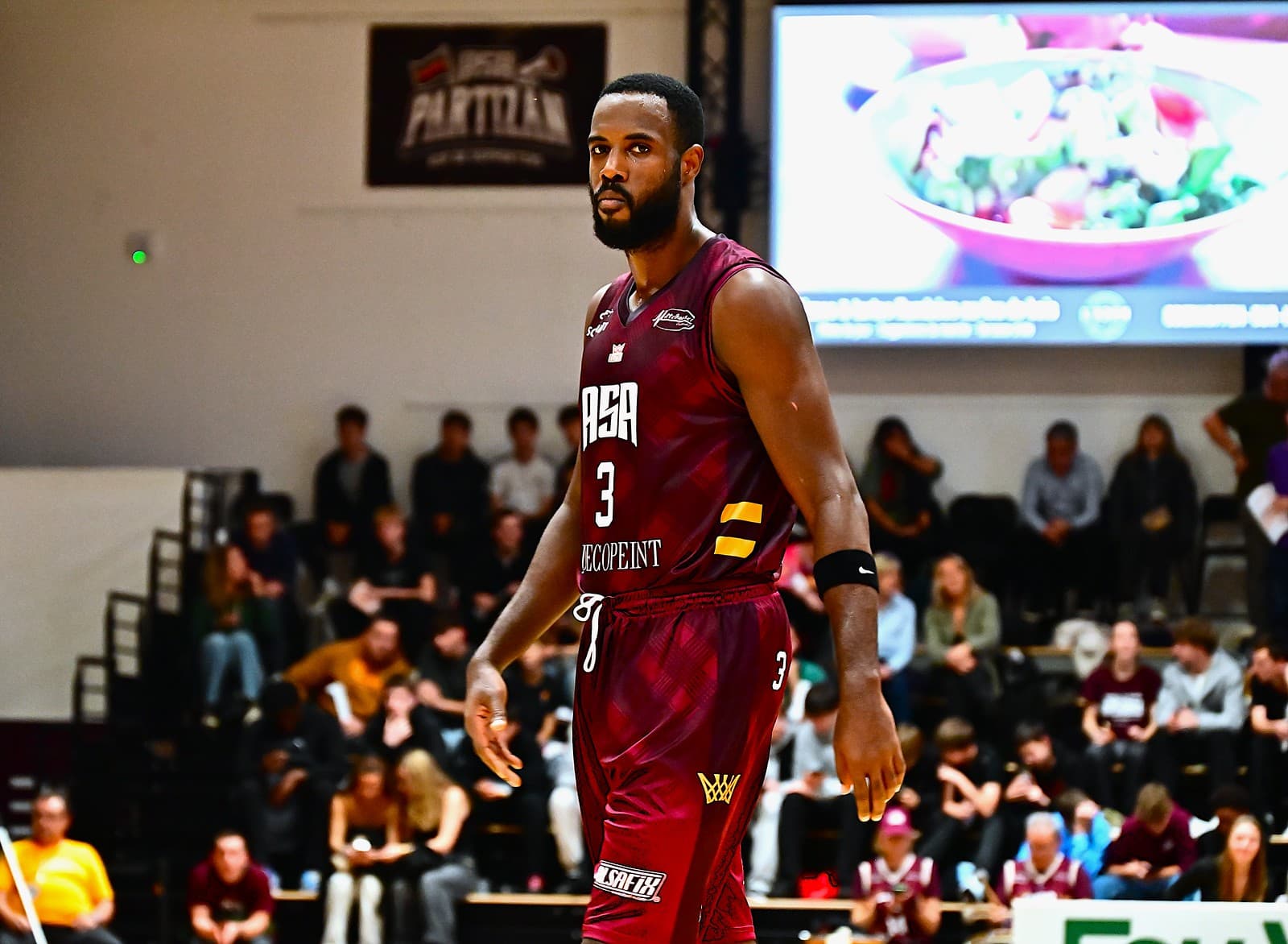 Bruno Cingala-Mata against Caen at the start of the season