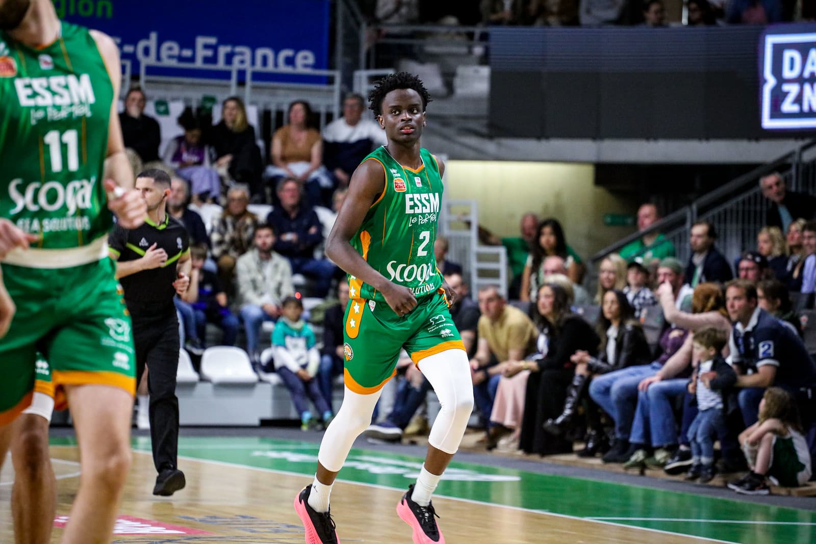 Christopher Ebunangombe signs pro contract with Le Portel