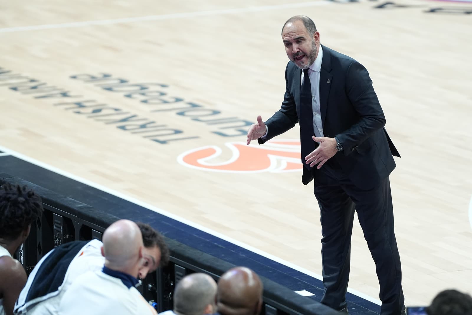 Real Madrid parts ways with Chus Mateo, Sergio Scariolo expected to return