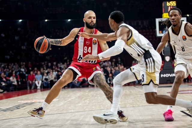 21 points at 7/10 from 3-point range: Evan Fournier leads Olympiacos in Bologna
