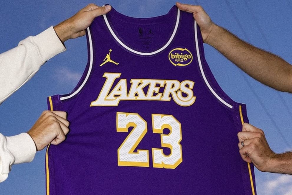 Lakers unveil their new jersey with LeBron James