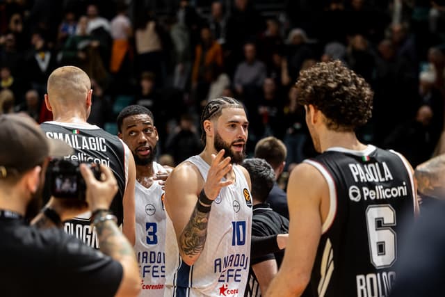 Anadolu Efes finds its rhythm: +31 against Cordinier’s former club