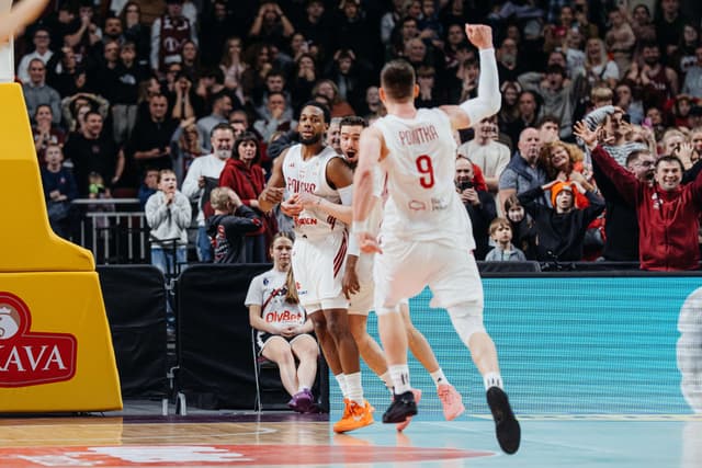 Jordan Loyd shines with 37 points and a game-winning basket for Poland