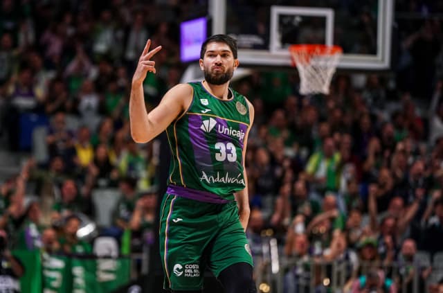 Kalinsoski leads a dominant Malaga against Badalone to finish top of Group K
