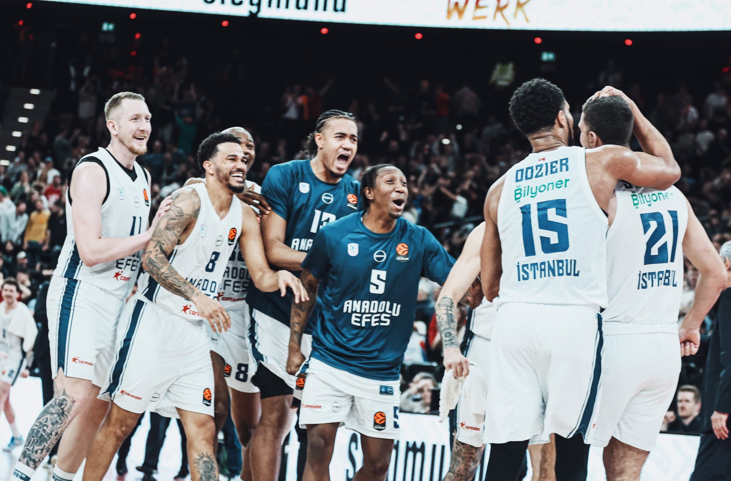 Anadolu Efes with excellent Jordan Loyd wins at Bayern Munich on a buzzer beater