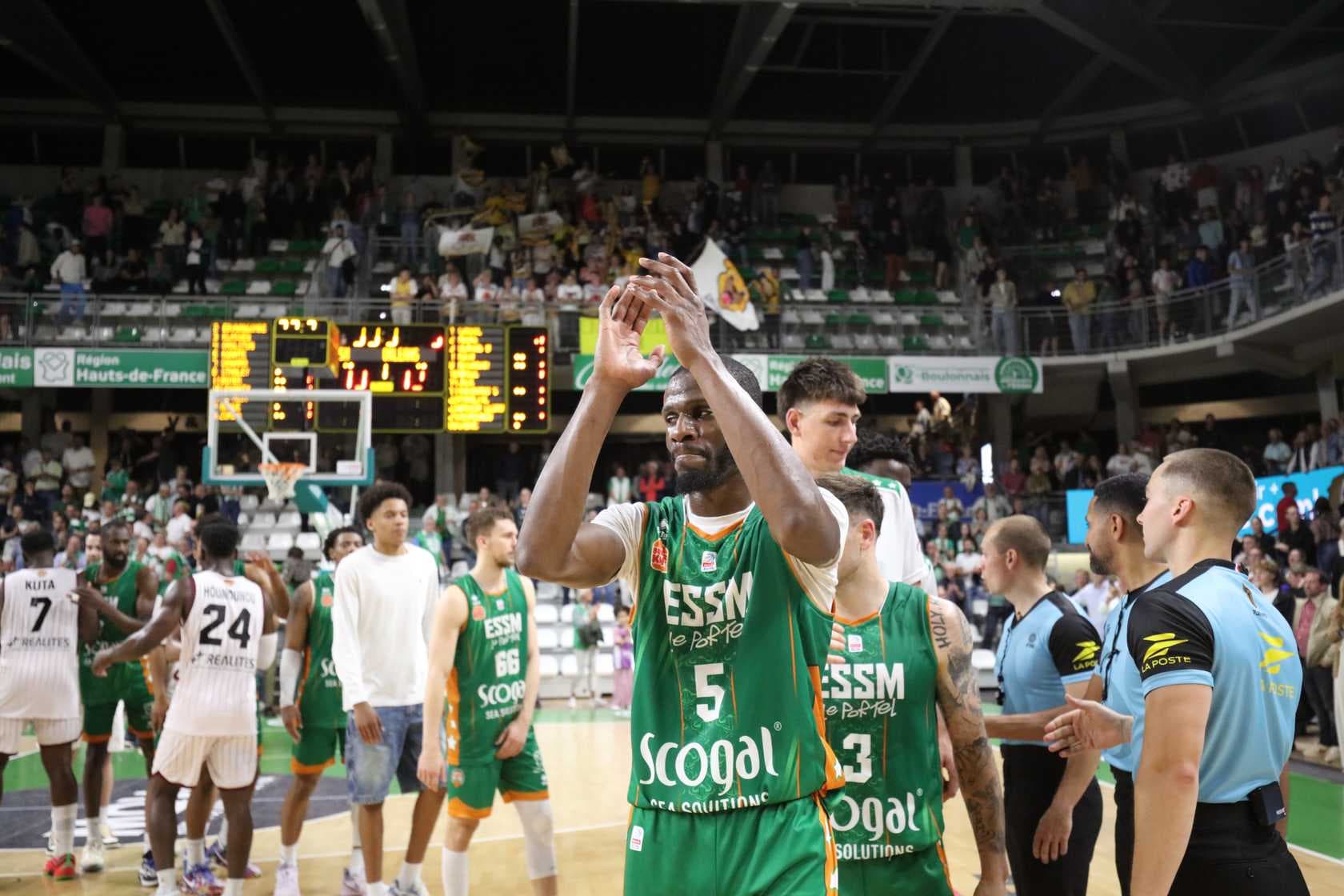 Le Portel reaches final, Vichy pushes ASA to deciding game