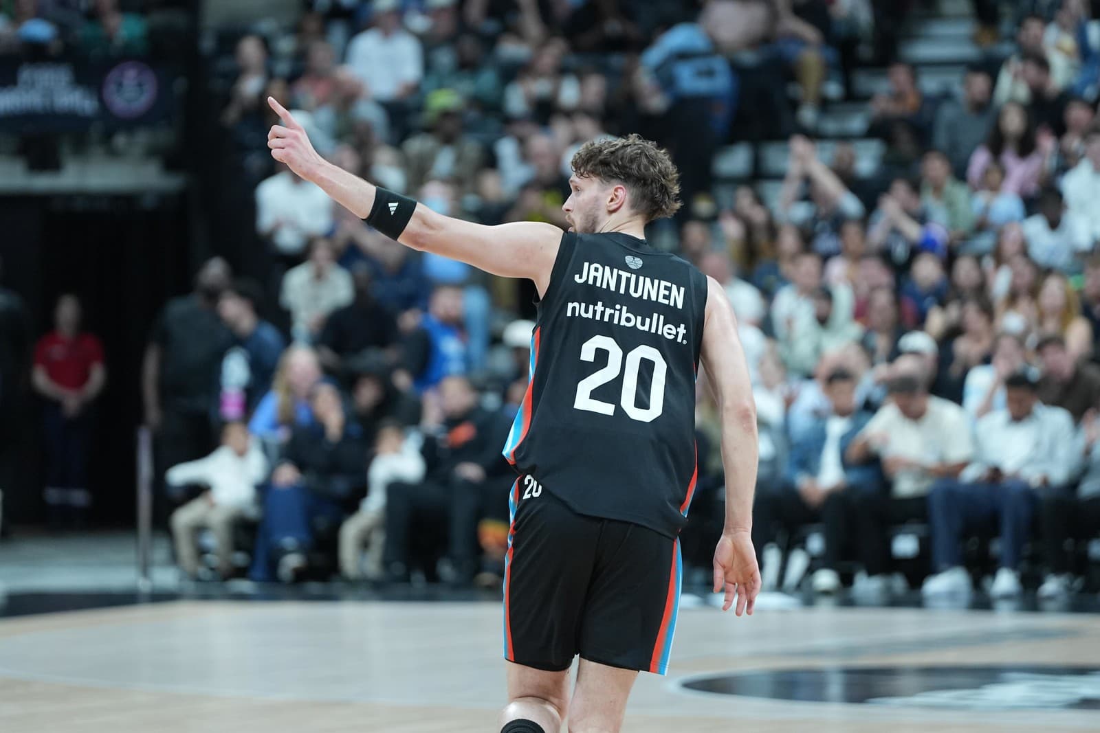 2025 European champion club recruits key player from Paris Basketball