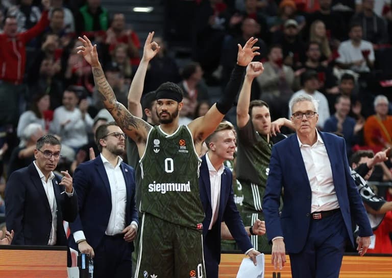 Nick Weiler-Babb named EuroLeague Defensive Player of the Year, Alpha Diallo on the podium