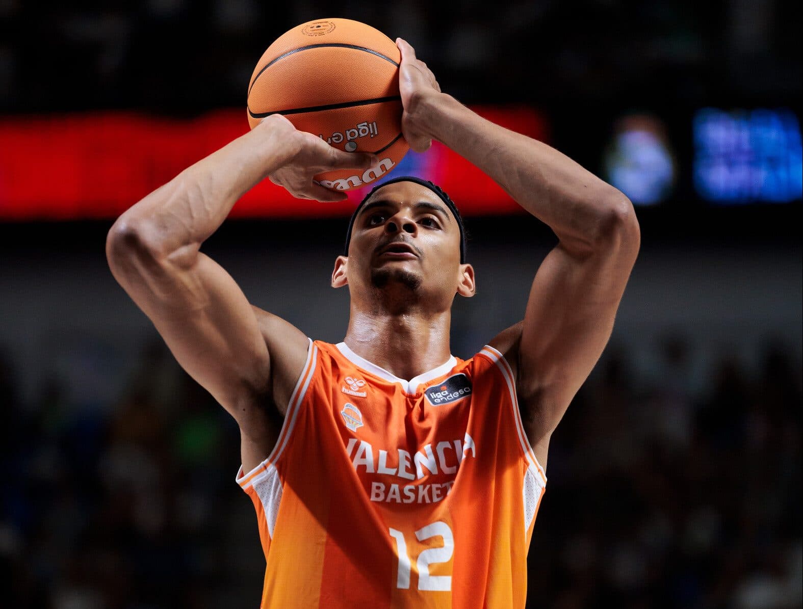 Neal Sako finally shows up for Valencia in victory against FC Barcelona