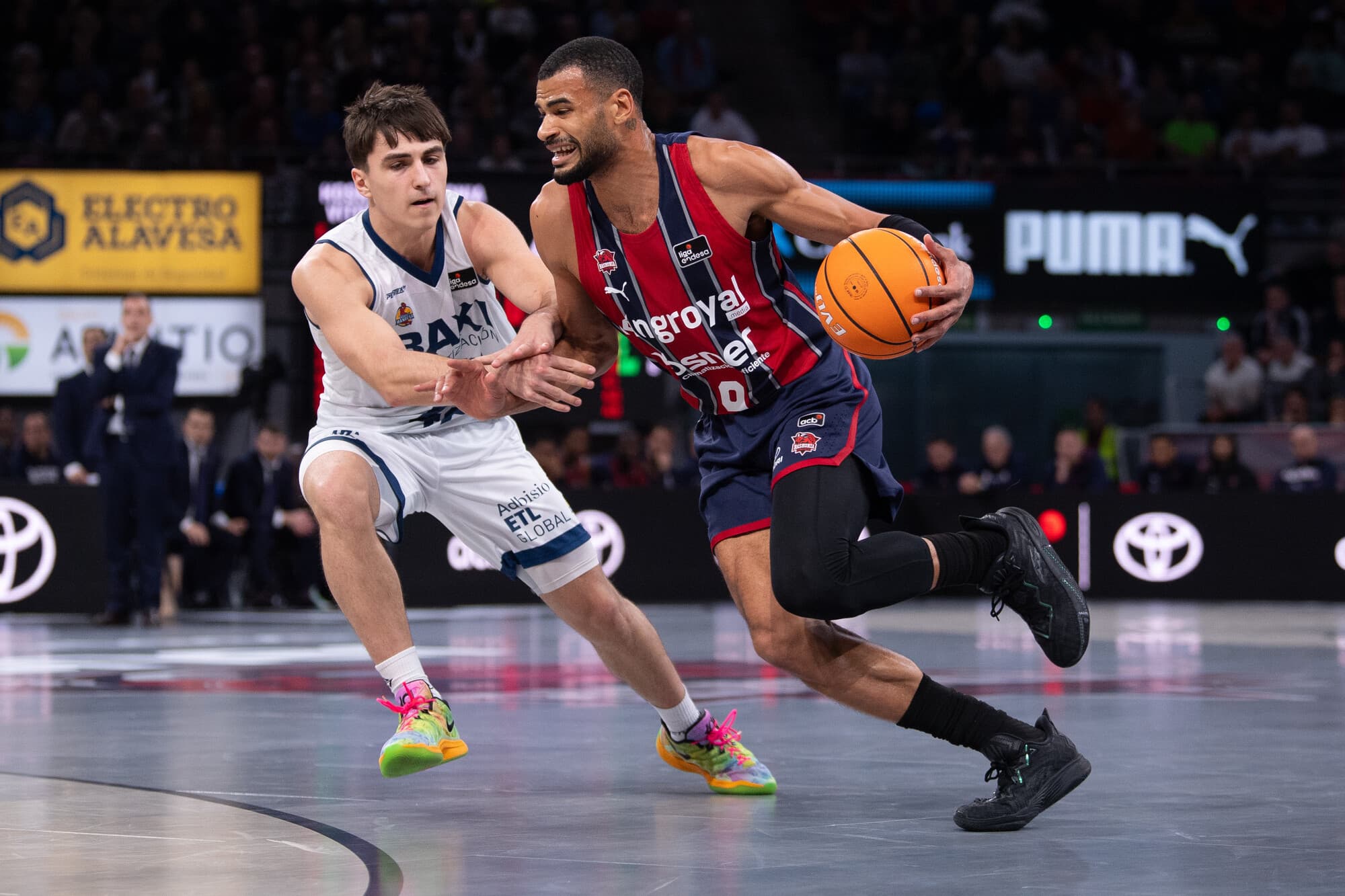 23 of 33 from 3-point range: Luwawu-Cabarrot and Frisch make history with Baskonia