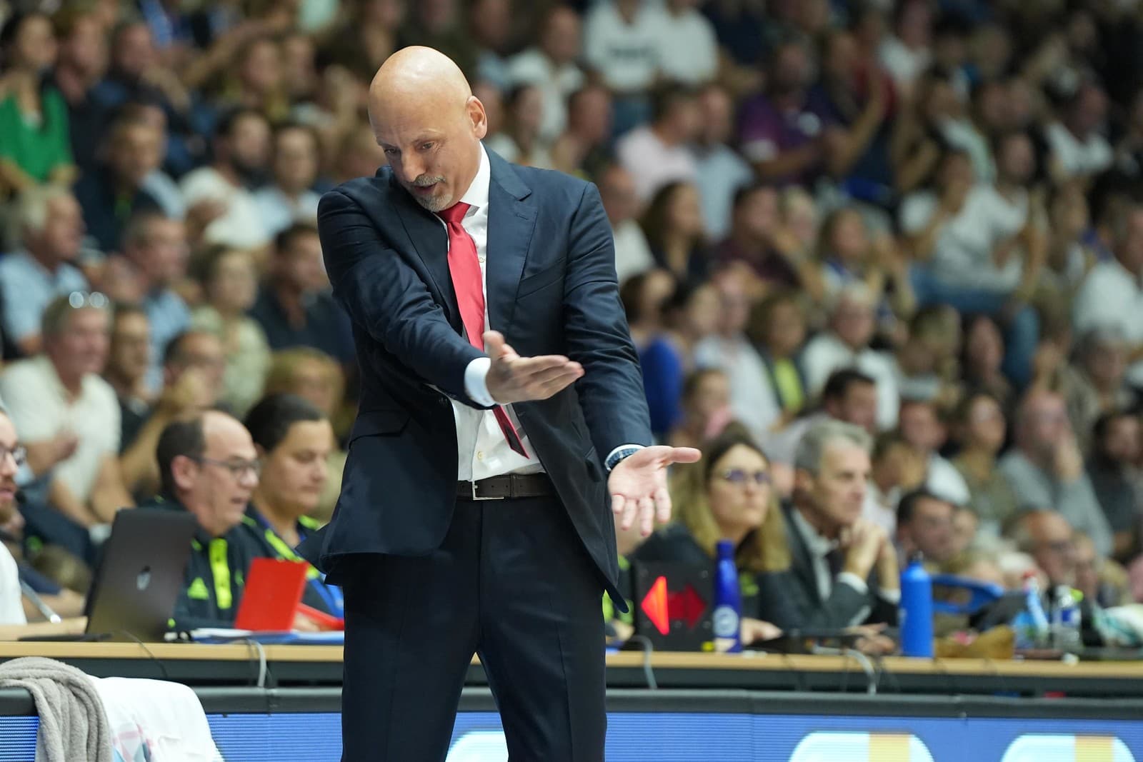 Sasa Obradovic potential replacement for Pablo Laso on Baskonia’s bench