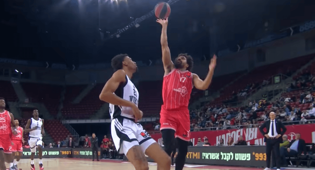 Hapoel Tel Aviv demolishes injury-depleted Virtus Bologna in EuroLeague clash