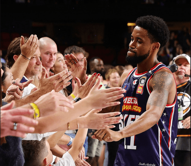 Adelaide 36ers force NBL championship rubber match after dramatic 92-91 victory over Sydney Kings