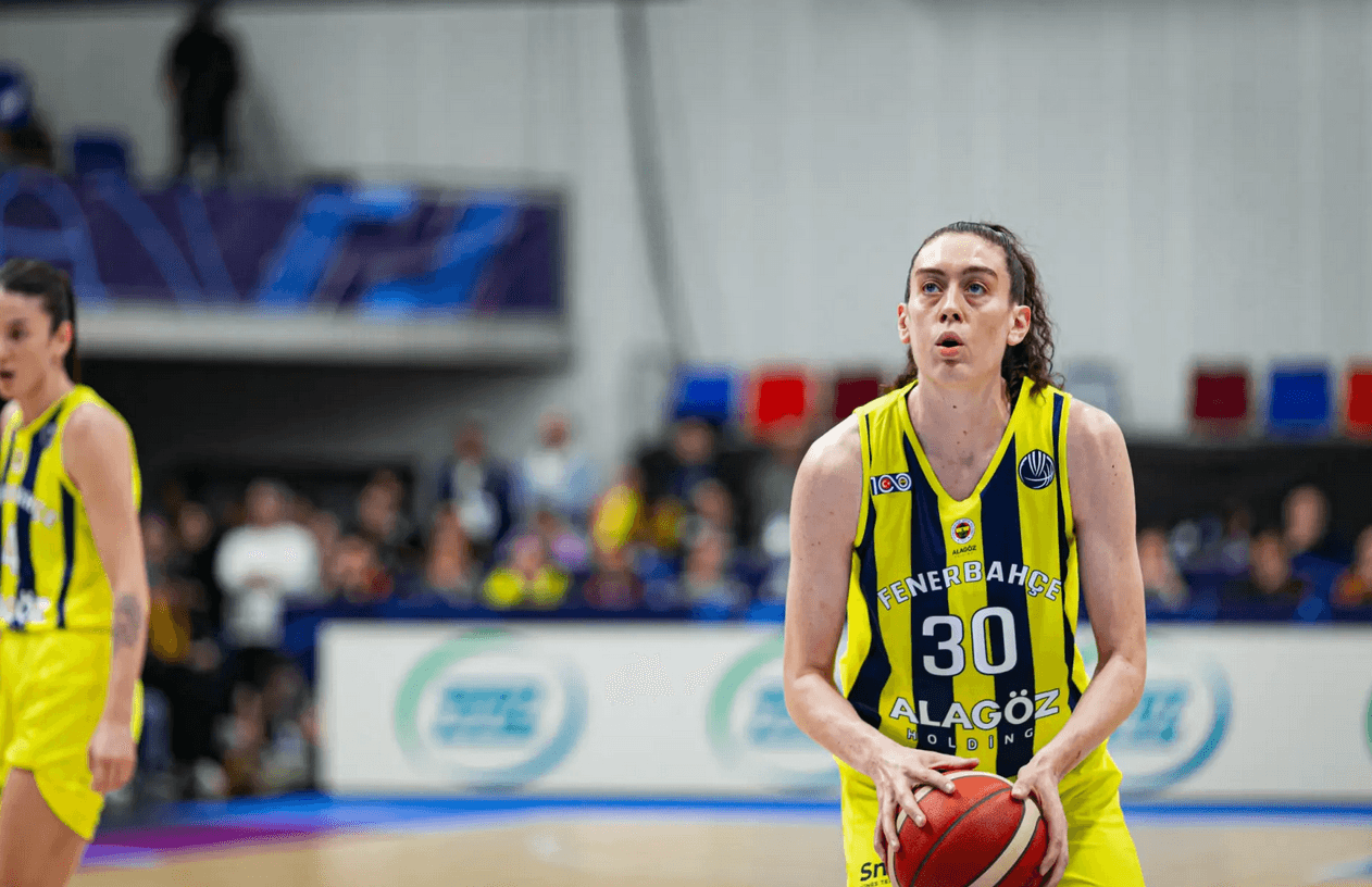 Breanna Stewart Returns to Fenerbahçe to Chase Third EuroLeague Title