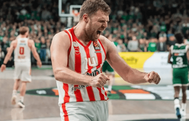 Sasha Vezenkov wins EuroLeague MVP award