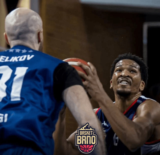Tevin Olison Erupts for 21 Points on 6/7 3-Point Shooting in Brno’s Playoff Run