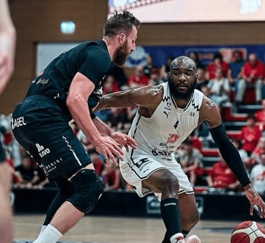 Maxa NBL Playoffs: Pardubice Stay Alive: Bonham and Bryant Out duel Nymburk in Thrilling Game 3