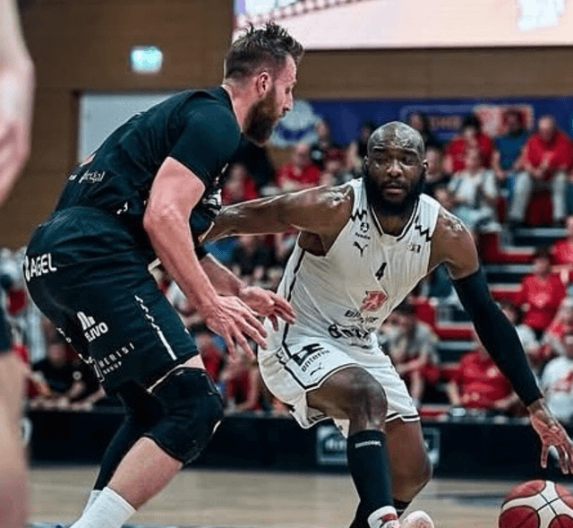 Maxa NBL Playoffs: Pardubice Stay Alive: Bonham and Bryant Out duel Nymburk in Thrilling Game 3