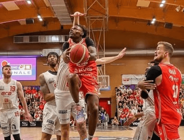 Game 4 Maxa NBL Finals: Joe Bryant Jr. and Trey Bonham Rescue Pardubice in a One-Point Thriller