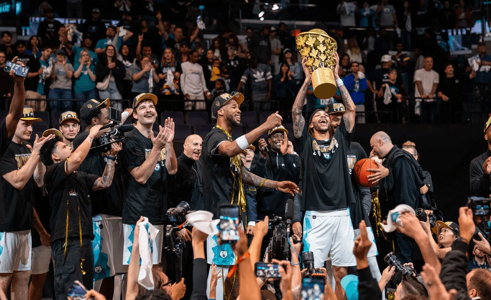 Record crowd, canceled game: The CEBL’s messiest championship