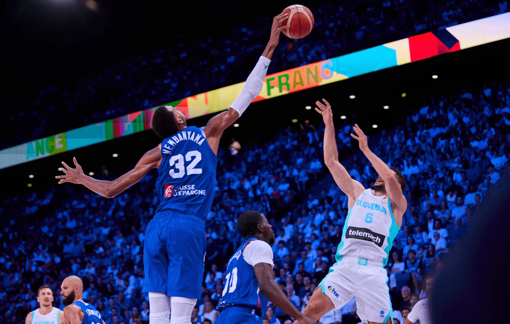 France overwhelms Doncic-less Slovenia at Bercy, Wembanyama flirts with his national team record