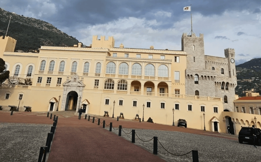 AS Monaco saved by the State, for now…
