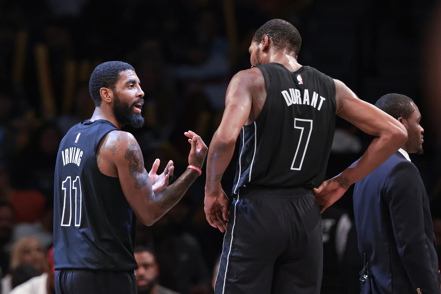 Kyrie Irving responds to Kevin Durant’s criticism!