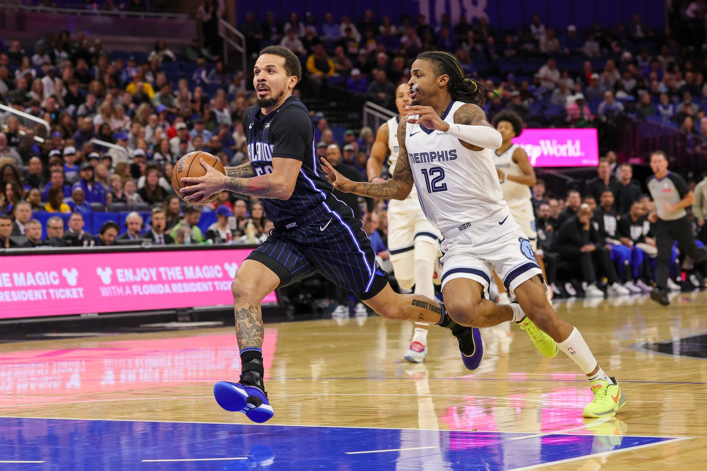 Milwaukee recruits its new point guard from Memphis!
