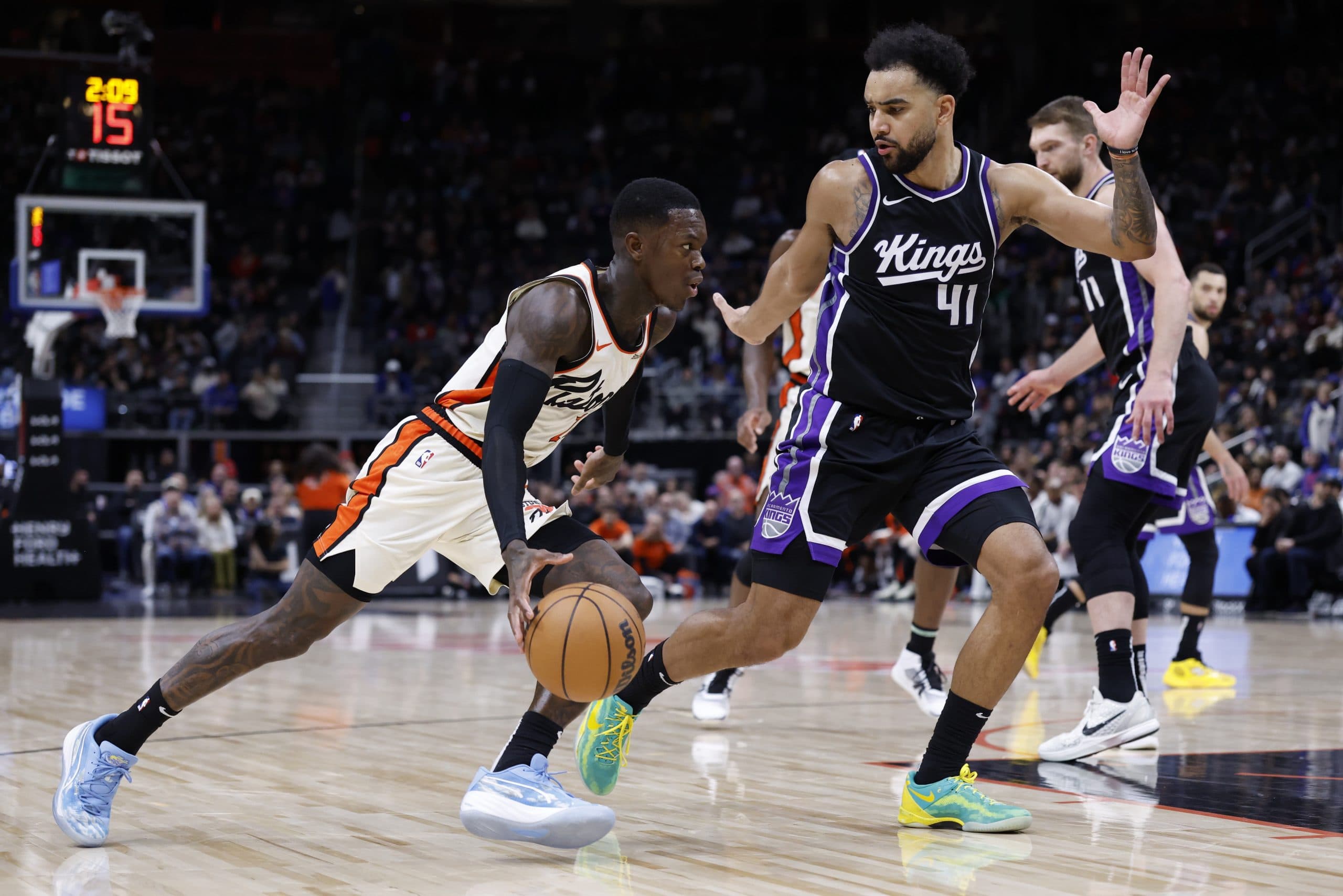 Dennis Schröder signs with Sacramento Kings, his tenth NBA team!