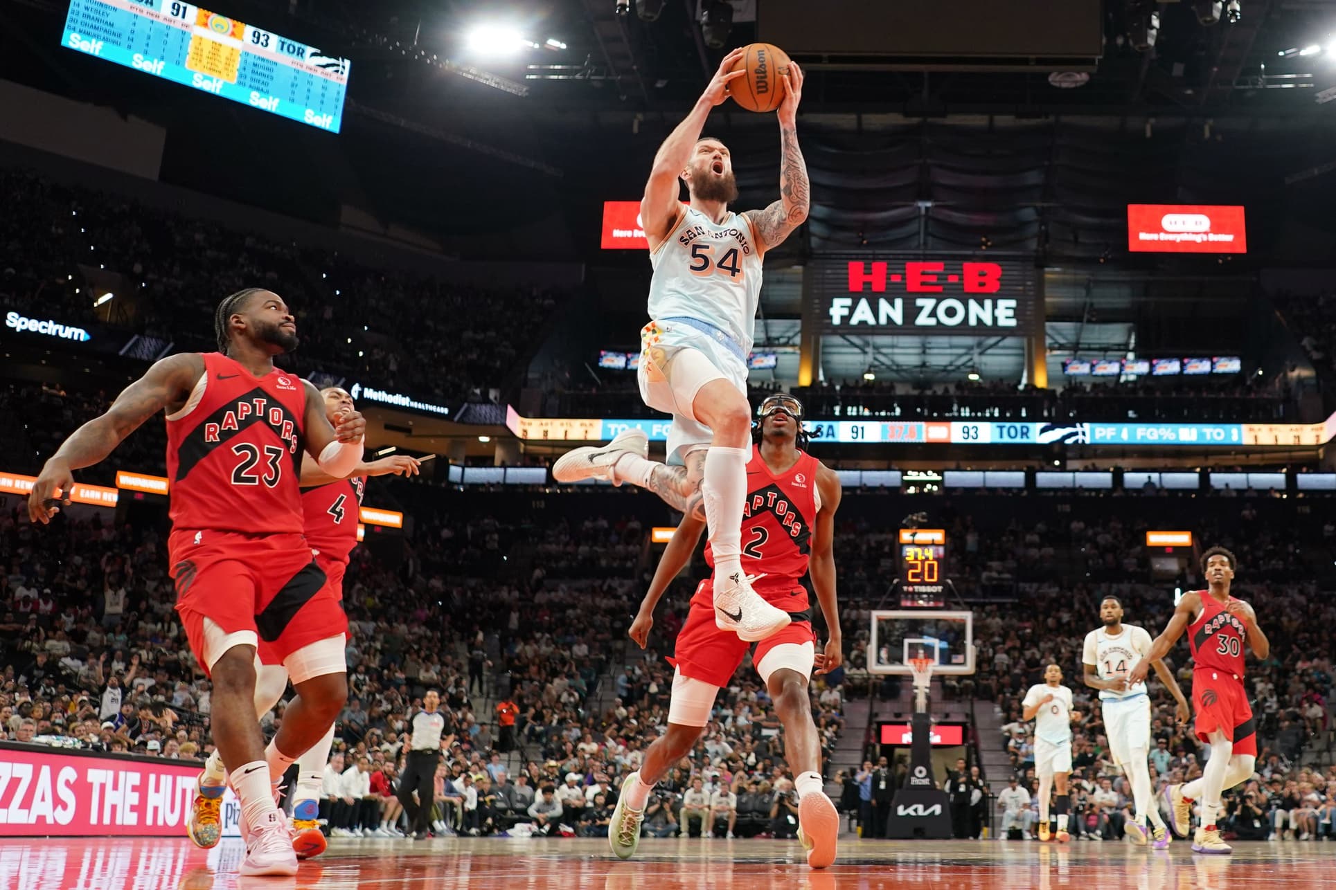 Sandro Mamukelashvili signs with Toronto Raptors for $5.5 million over two years