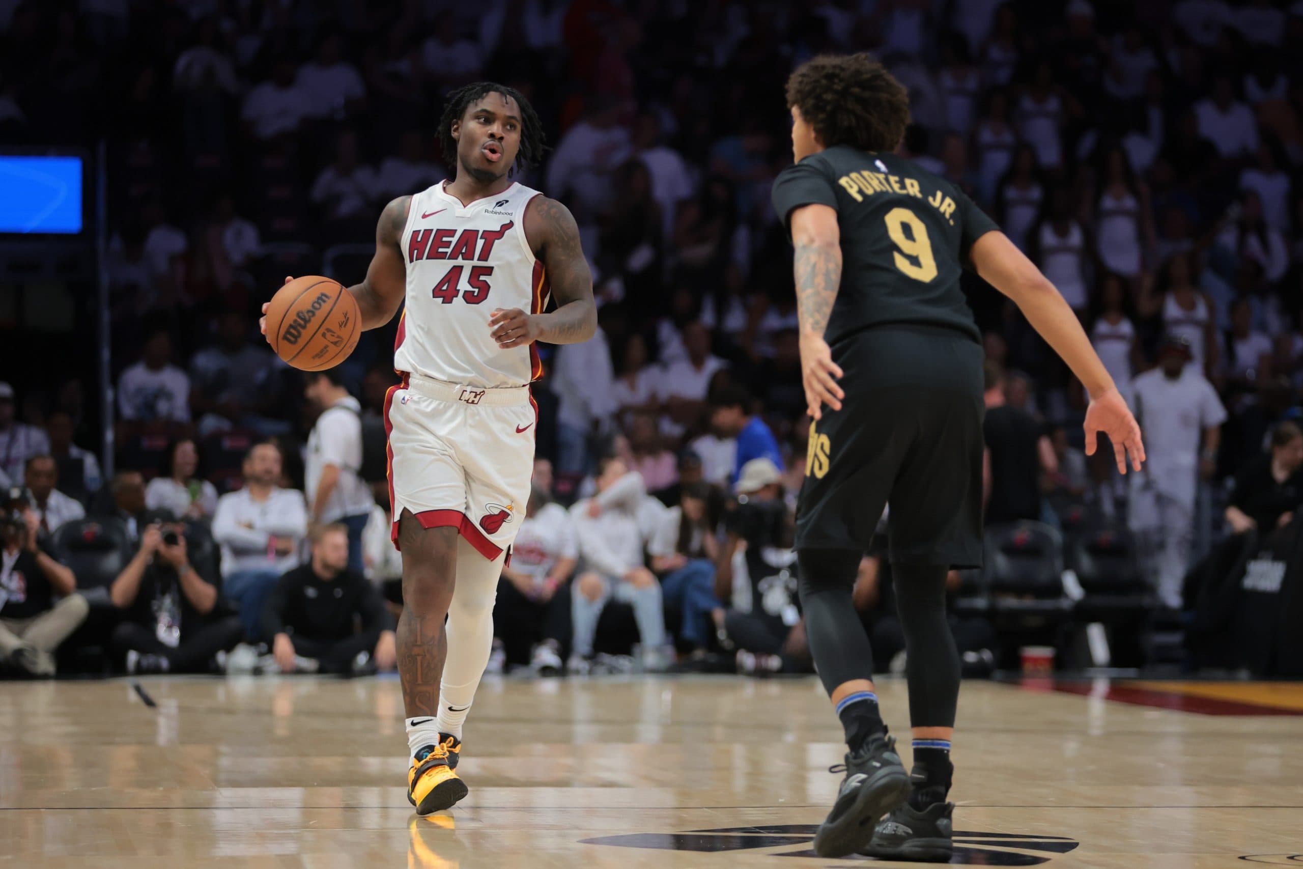 Davion Mitchell extends with Miami for 24 million dollars