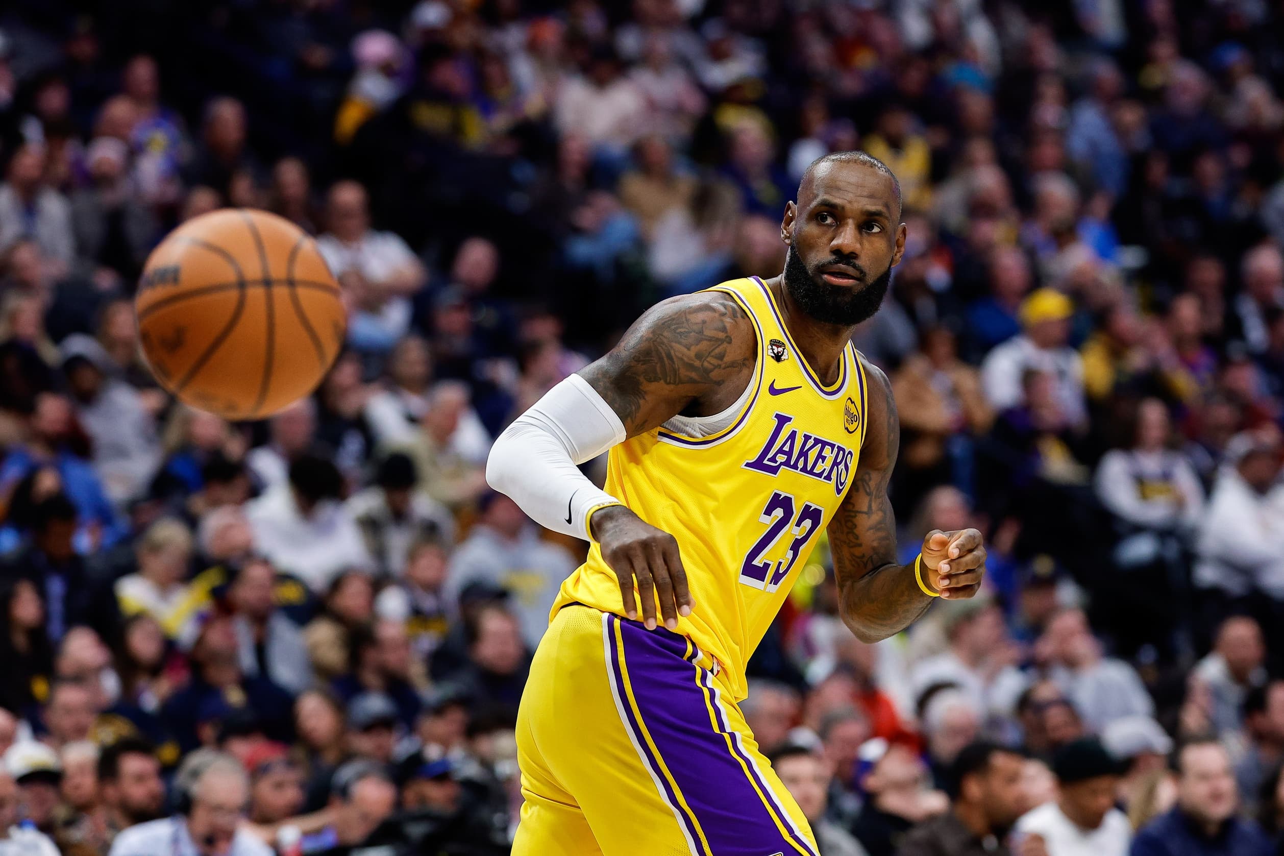 Jeanie Buss – LeBron James: Behind the Scenes of a Strained Relationship with the Lakers