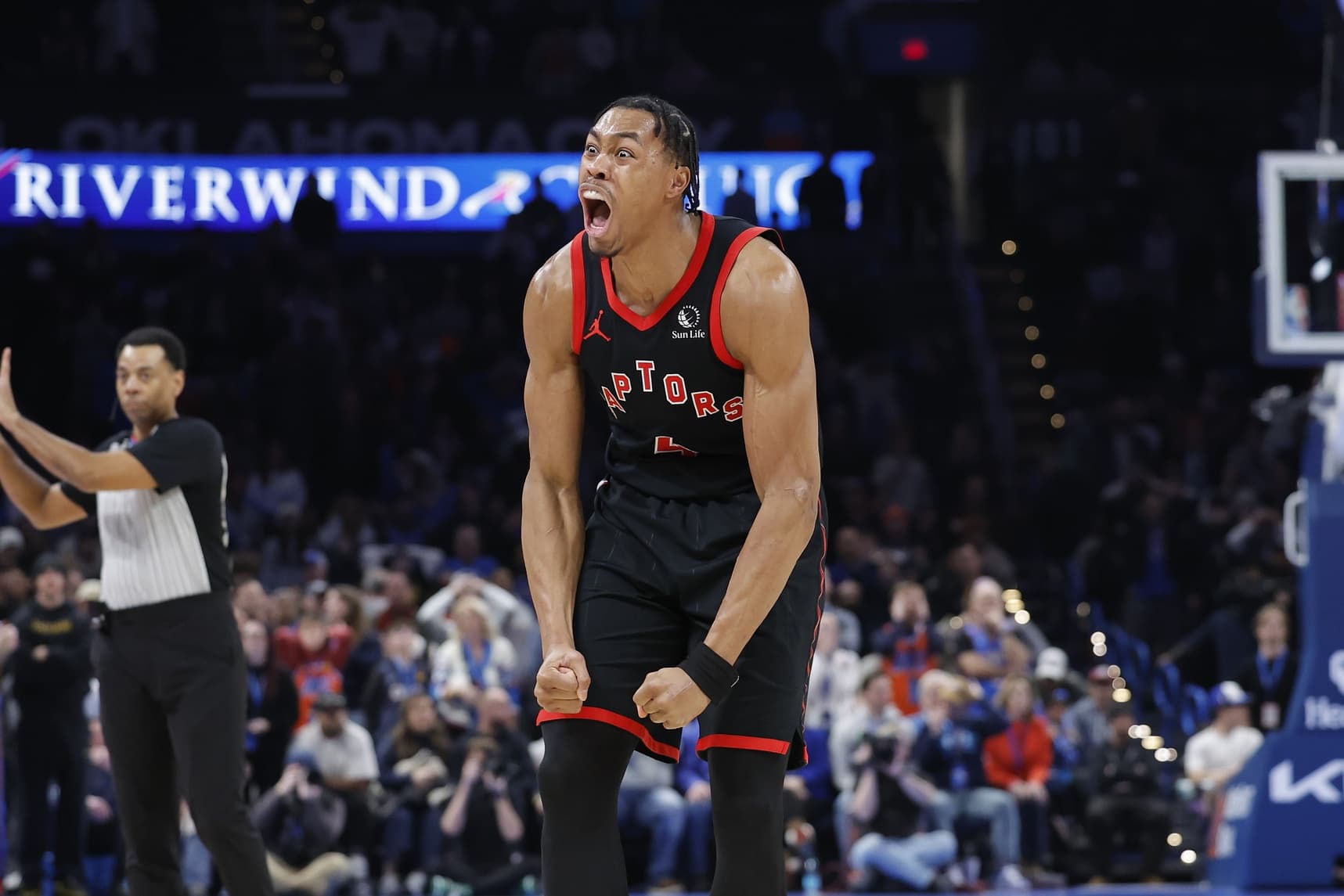 Raptors defeat Thunder 103-101 and secure fourth consecutive victory