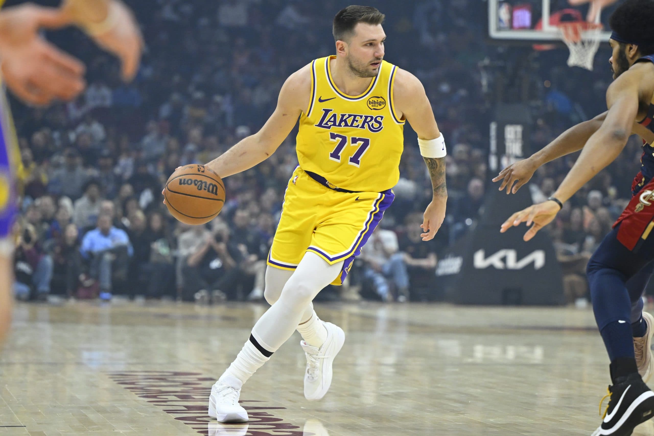 NBA: Luka Dončić’s Injury Reignites Debate Over Cleveland’s Raised Court