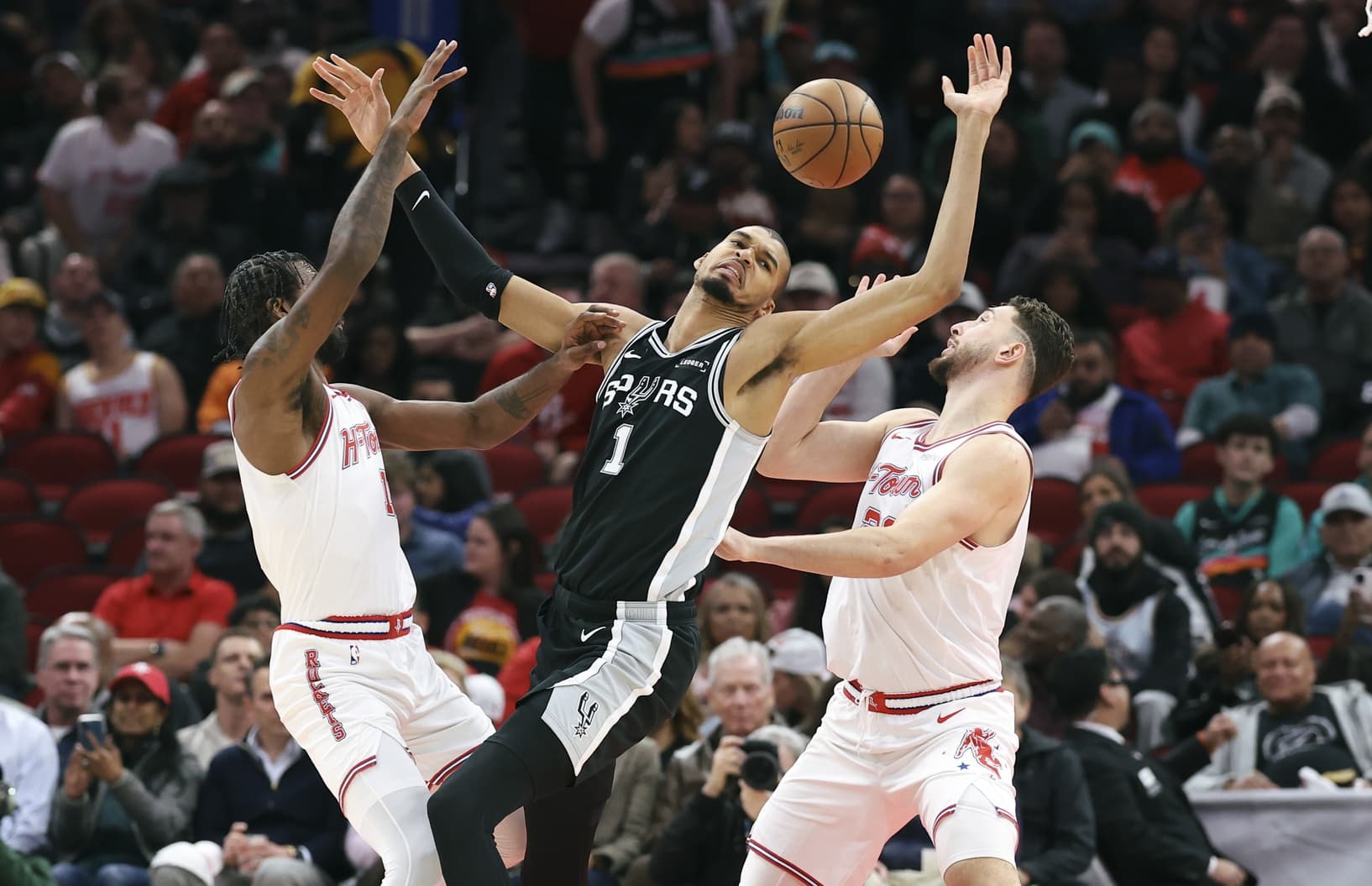 Victor Wembanyama and his battle scars: the price of Spurs domination