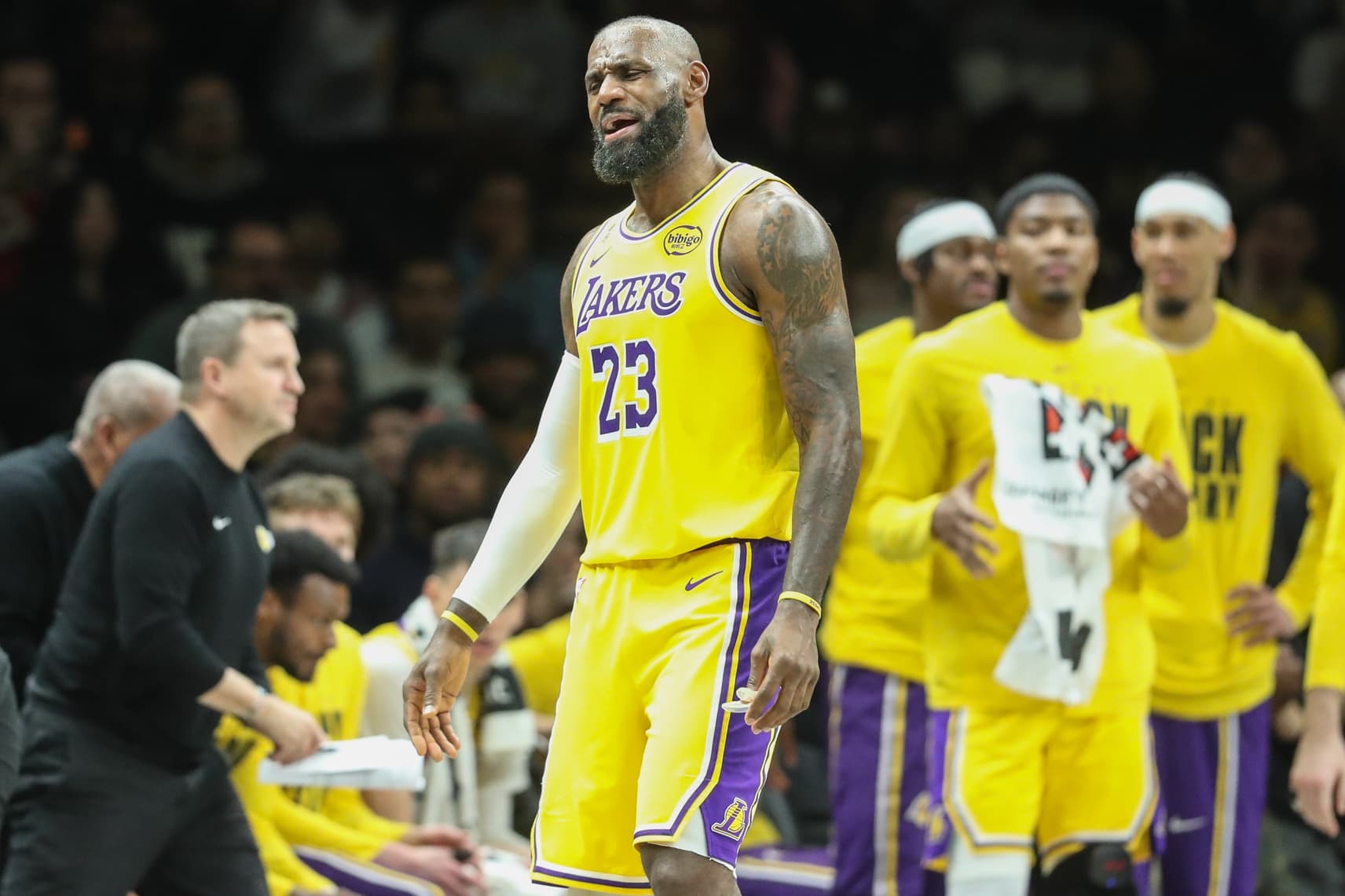 NBA Trade Deadline: LeBron James Expected to Stay with Lakers Until Season’s End